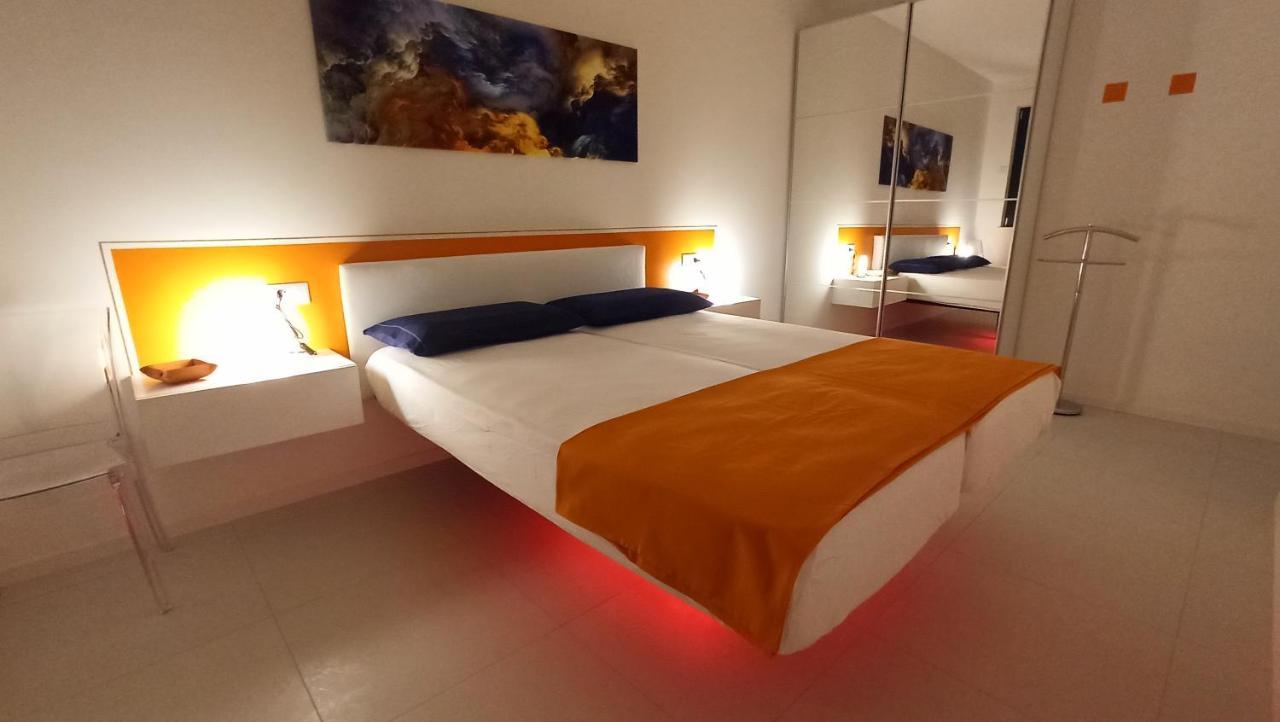 Blue Sky Garda - Sunset Apartment Malcesine Bagian luar foto